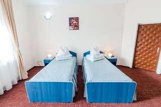 Отель Hotel Belvedere Пьятра-Нямц Двухместный номер с 1 кроватью или 2 отдельными кроватями-16