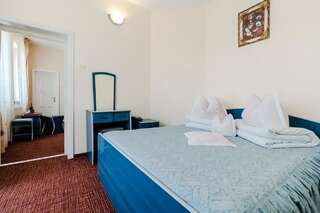 Отель Hotel Belvedere Пьятра-Нямц Двухместный номер с 1 кроватью или 2 отдельными кроватями-19